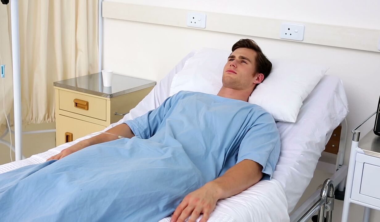 Pas operacionit për zgjerimin e penisit, një burrë duhet të qëndrojë në shtrat